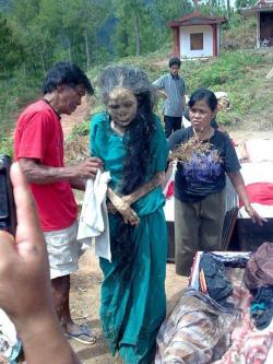 funeral rituals of Toraja According to one, in the ancient past, it was believed that a dead man must be buried in his village of origin, and not at the place of his death. Since villages then were far apart and extremely isolated, it was difficult for