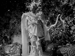disorienteddreams:  La Belle et la Bête (Jean Cocteau, 1946)