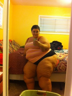twiggynightmare:  caitidee:  Lookin super fat in my new closet mirrors :)  It looks good on you!