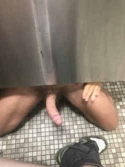 extract-king-and-his-prince:  I was using the restroom like normal when all of a sudden this pops under the stall. Scary as hell the first time someone does this. lol