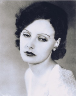 vintagegif-hottub: Greta Garbo early portrait