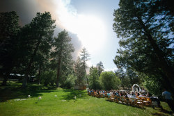karlellis:  mindonspeakers:  An Oregon Couple Rushed Through Their Wedding Because Of A Wildfire  and then managed to take the most beautiful photos 