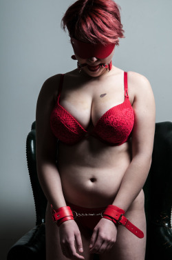 Tie me up…bind me…blindfold me…gag me…use me and fuck me however you please.  Please like, follow, and reblog if you enjoyed the pic!