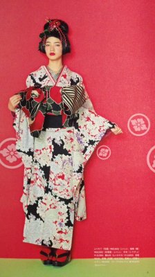 taishou-kun:  Komatsu Nana 小松菜奈 modelling for Kimono Girl キモノガール magazine - Photographs Imajo Jun, Styling Aizawa Miki - Japan - 2011Source Twitter ‏@mamoru04021219