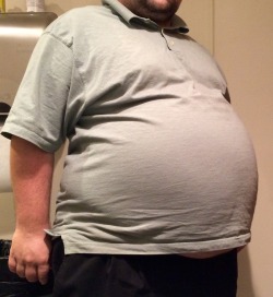 fantasyfanficboi:  Update - I feel big.  My belly is itching a bit - which in the past means growth.  Tell me what you think?