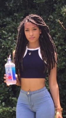 xkguyanese-sinx: sexcretaryofstate:  Sexy Dread.  All types of BAD 😪😍😍😍 