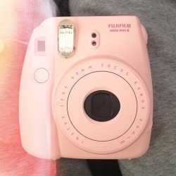 rosettaful:  blushlily:  eluhcent:  Birthday Present 💗 on @weheartit.com - http://whrt.it/11wOc7D  rosy blog   ✿More Rosy Here!✿