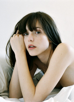 quentindebriey:  Stacy Martin