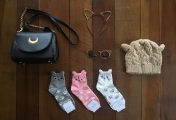 nascole:  NASCOLE’S BELATED 5K (INADVERTENTLY CAT-THEMED) GIVEAWAY!What you can win!:-20th Anniversary Sailor Moon Luna Purse-ZeroUV Mirror Lense Cat-eye Sunglasses-Vktech Cat-ear Knit Hat-Leegoal Cat-ear Headband3 Pairs Cotton Cat SocksGiveaway Rules:Mus