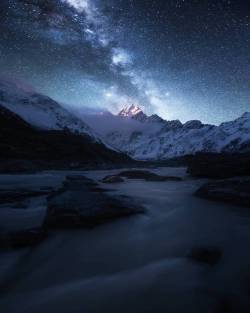 mthrworld: Happy Star Wars Day!  May the force be with you!  by: @dylangehlken_photography  #nightsky #starrynight #nz #hiking #natureaddict #landscapes #nakedplanet #traveltheworld #travelgram #instatravel #mytravelgram #wonderful_places #worldtravelpics