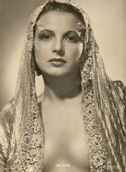 damsellover:  German dancer and film actress La Jana (1905 - 1940).     