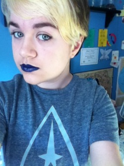 autisticwillgraham:  the blue lipstick makes a reappearance.