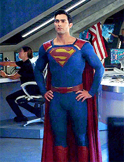 tl-hoechlin:    Tyler Hoechlin | Superman  