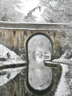 vwcampervan-aldridge: Snow covered bridge over the Shropshire Union Canal, Brewood, Staffordshire, England All Original Photography by http://vwcampervan-aldridge.tumblr.com  