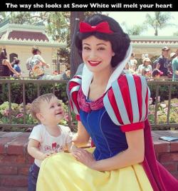 can-you-feel-my-farts:  pleatedjeans:  Disney is a Magical Place (30 Pics)  Everyone give Disney shit for whey washing and other generalizations but you HAVE to remember that they’re just trying to make people smile. Fucking look at how happy those