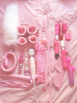 strawberry-kisu:  Some of my favorite toys   ♡  spoil me     [please do not remove caption]   neeeeed