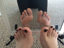 luv4hertoes:  Sexy long toes