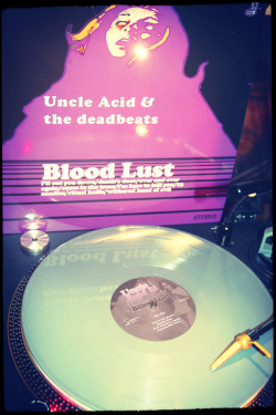 kaatjerenaatje:  Uncle Acid and the Deadbeats’ “Bloodlust” album on Rise Above records. The sleeve looks like a left-over from the 1970s, and it’s that occult 1970s vibe that this band throws in yer face in a nowadays way! 400 of these are pressed