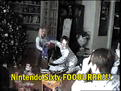universityofhyrule:  i can’t describe the tears i get when i watch this gif and the kid’s reaction 