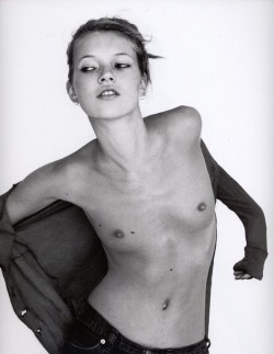 bleachyourself:  Kate Moss by Corinne Day 