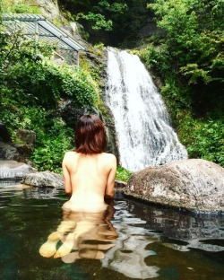 soakingspirit:  ayanabanana49 🙈🌾Very very far from town, in mountains 👒#healthylife#hotspringwithlove....#hotspring #bath #bathtime #morning #goodmorning #7am #mountains #travel #trip #waterfall #nature #openair #weekendtrip #weekend #japan #relax