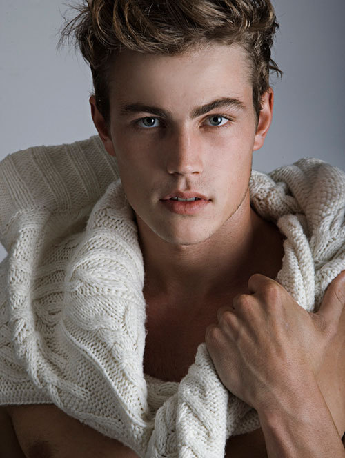 Israeli male models with blue eyes