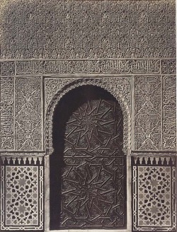 varietas:  Charles Clifford: La Alhambra, Puerta en la sala de Justicia, c.1858 