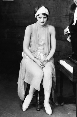 barbarastanwyck:  Barbara Stanwyck in The Noose, 1927