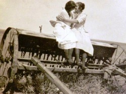 retrolesbians: Farmer Lesbians ca. 1907