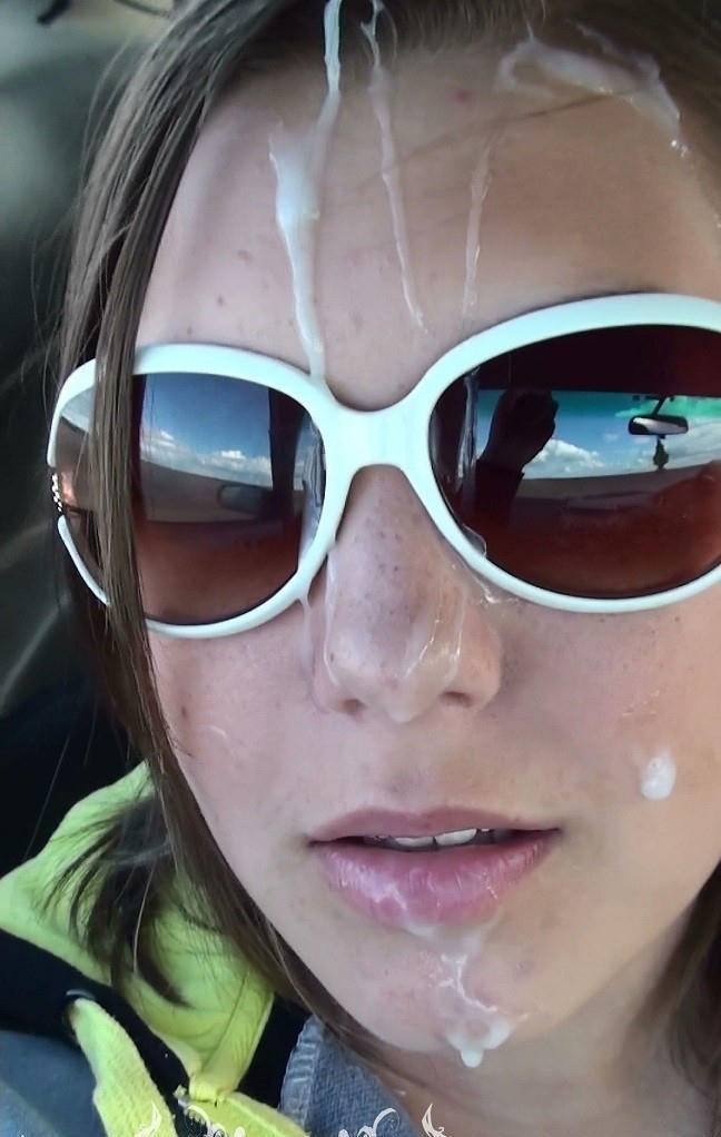 Blowjob with sunglasses