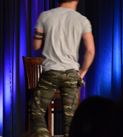  Tyler Posey at his “Days of the Wolf” panel (March 9th)