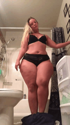 bbwgifempire:    colors_of_autumn94  HD GIF here
