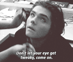 gerard-way-all-dayy:  This is probably one of my favourite gif sets 