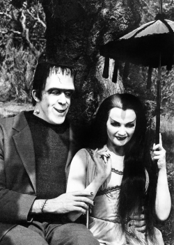 beautyandterrordance:  Fred Gwynne and Yvonne De Carlo as Herman and Lily Munster, 1960s, via vintagegal. 