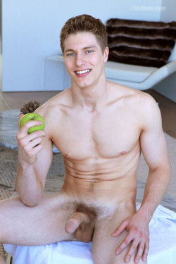 tchoor: cuthighandtightgrower:  twinkiewrapper:  http://twinkiewrapper.tumblr.com/  CUTHIGHANDTIGHTGROWER-FOLLOW FOR OVER 200000 POSTS OF–CUT DICKS–GOOD LOOKS -Muscles   AN APPLE A DAY…      Follow me please:  www.tchoor.tumblr.com/archive 