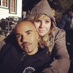 criminalmindsfeed:  @Vangsness: Cold but happy. @shemarmoore @CM_SetReport 