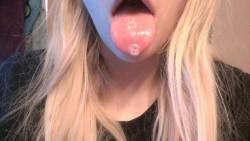 hauntedsaliva:  Imagine being inside my mouth 