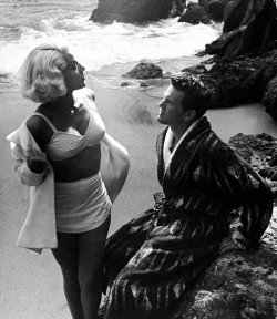 getwiththe40s:  Real Heat. …..Lana Turner and John Garfield in The Postman Always Rings Twice #glamour #actress #beauty #hollywood #icon #style #fashion #1940s #allure #elegant #sexappeal #film #actor #handsome #romance #macho by studio54laura http://ift.