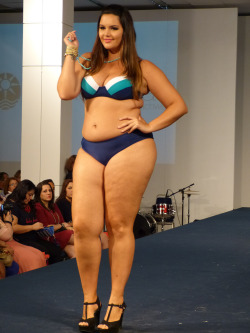 nofakecurves:  jpsladys:   Brazilian Plus Size Model Cleo Fernandes  No Fake Curves :: Submit your Natural Beauty!