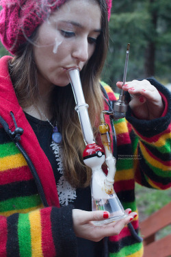 veeveeganja:oceanofminds420 dabbing on her keepsakeglass pokeball rig  I need to try dabs&hellip;herb doesn&rsquo;t always do it any more.