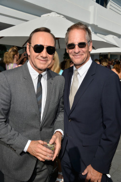 chasingspacey:  American Beauty reunion! Kevin Spacey and Scott Bakula discuss sunglasses over tea cocktails at the BAFTA Tea Party, L.A. sponsored by BBC America. September 21, 2013 (HQ)