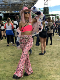 festfashions:  You know someone’s style is bangin’ if I end up taking photos of the person on more than one day! I’m literally obsessed with this wig, I need it now, and this entire pink look cuz I LOVE PINK OKCRSSD, 2019