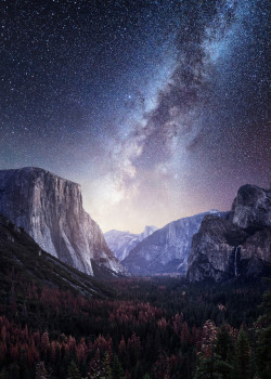 renamonkalou: Yosemite Valley Milky Way 📷  Mads Peter Iversen