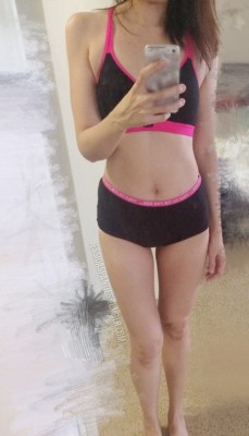 jessicaspanties:  Happy 2017 guys! Haha a little late because I’ve been so busy…First work out of the year starts today, at least for me. Been eating too much towards the end of last year ;PGiveaway post will be up either tomorrow or Thursday, so