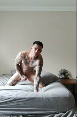 clay80:  yourjrblue:  Mmm, nice d*ck and he’s covered in tattoos…   ✨