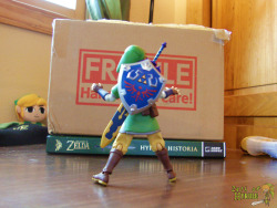 zethofhyrule:  ULTRA DETAIL FIGURES DISCOVERY!!!!! So… my ultra detail figures just got here and I AM STOKED!!!! THEY ARE SO BEAUTIFULL! So of course Figma Link had to welcome them to my Zelda figure family! yess classic link is so Freaking Epic! heheh..