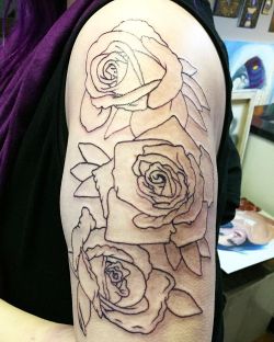 Got down the linework on these roses, woot.  Thank you.   #ink #tattoo #tattooapprentice #chelsea #roses #artistsoninstagram #artistsontumblr #linework #halfsleeve #ravenseyeink  (at Raven&rsquo;s Eye Ink)