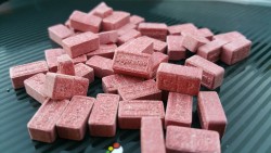 adamr3d:  Red supremes with 200mg mdma!!!  I love these!