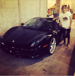 niallhoran:  Thank you @bwrentacar for renting me the Ferrari in LA, every mans dream to drive one of these bad boys, and I got the chance to do it! soo cool