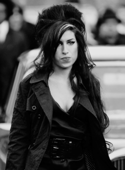 amywinehousedaily:  Amy Winehouse filming ‘Back to Black’ in 2007.  